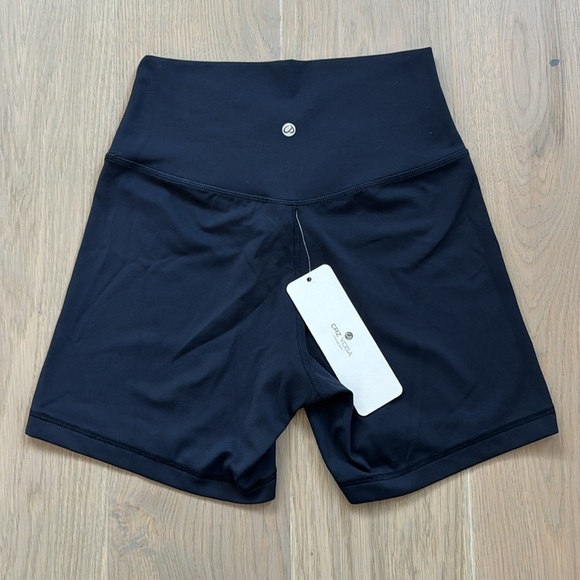 NWT CRZ YOGA Navy Crossover Biker Shorts - Picture 2 of 6
